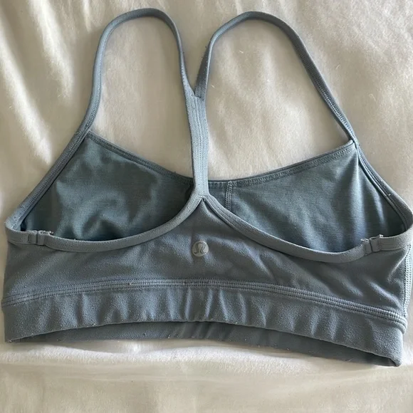 Lululemon flow y sports bra size 4 gently used - Picture 2 of 3